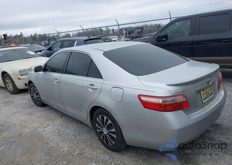 2007 Toyota Camry Le z USA, uszkodzony, nr VIN 4T1BE46K67U596627